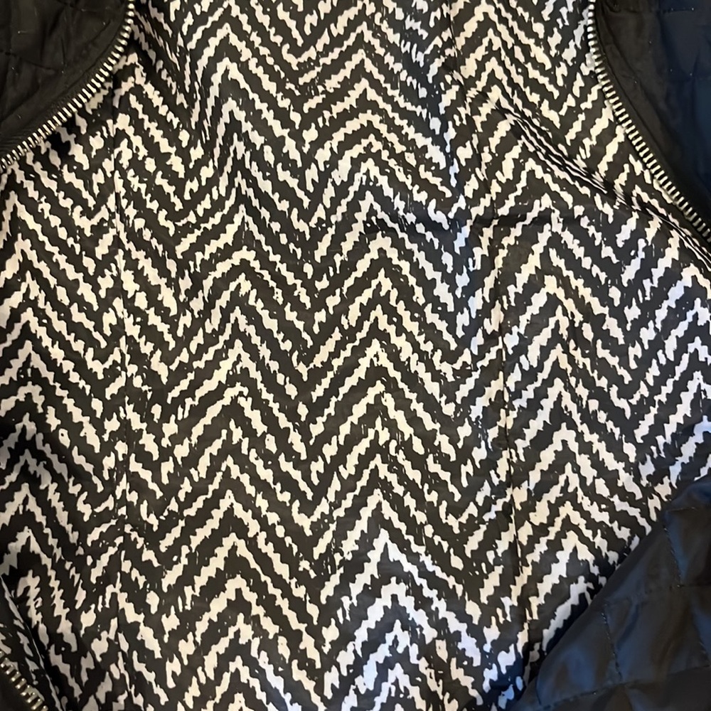 Chicos Lightweight Black Quilted Jacket - image 7